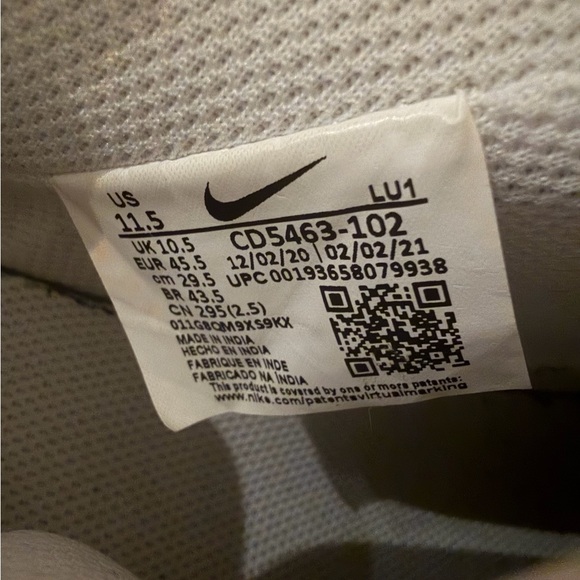 Nike Men's Court Vision White and Red Sneakers - Picture 12 of 13